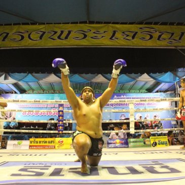 Muay Thai Queen's Birthday Fights in Bangkok. Matthew Semper performs Wai Kru. Photo: JP Mestanza